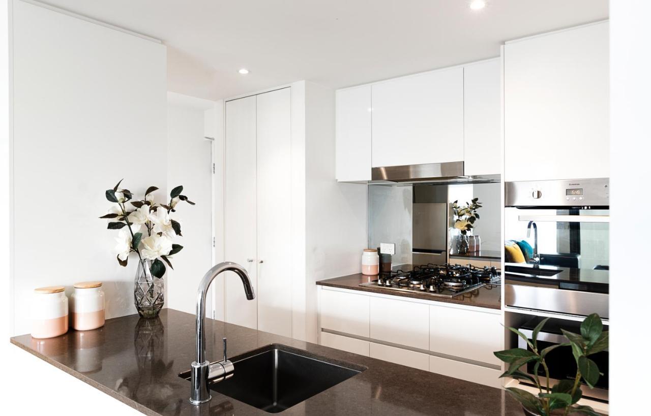 Rnr Serviced Apartments North Melbourne Exterior photo