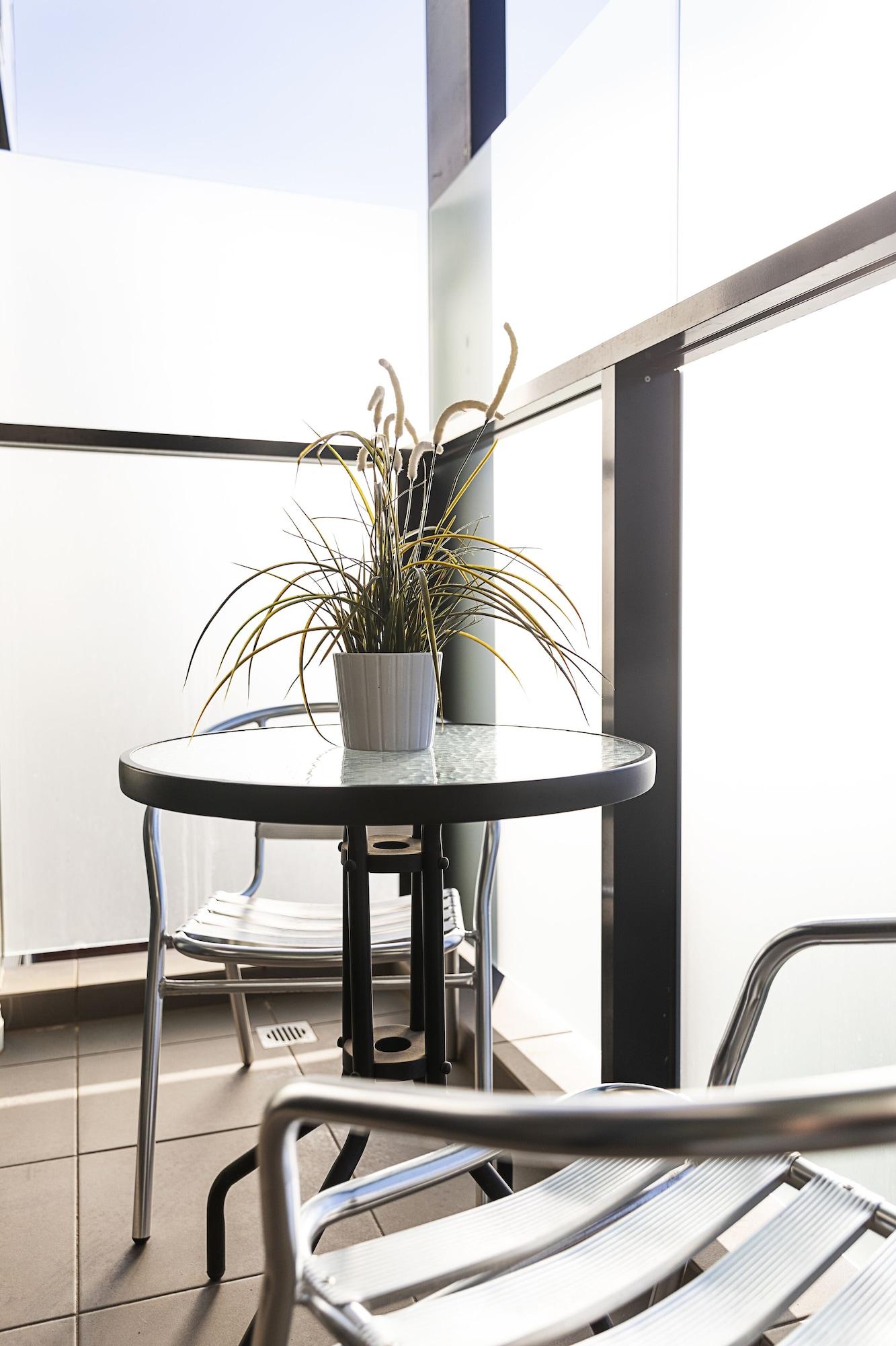 Rnr Serviced Apartments North Melbourne Exterior photo
