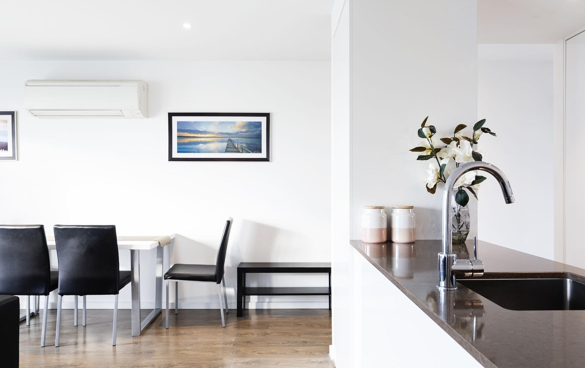 Rnr Serviced Apartments North Melbourne Exterior photo