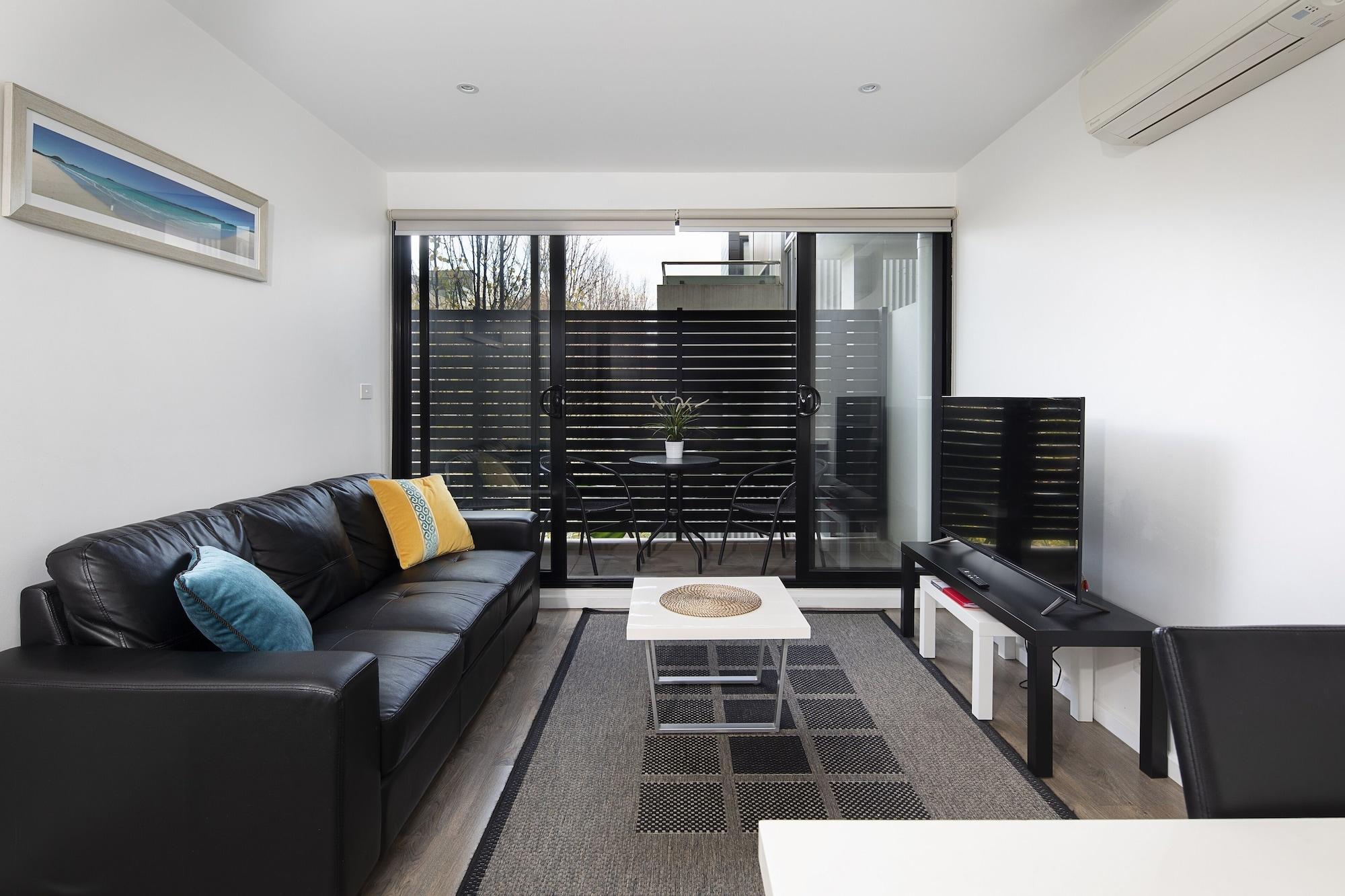 Rnr Serviced Apartments North Melbourne Exterior photo