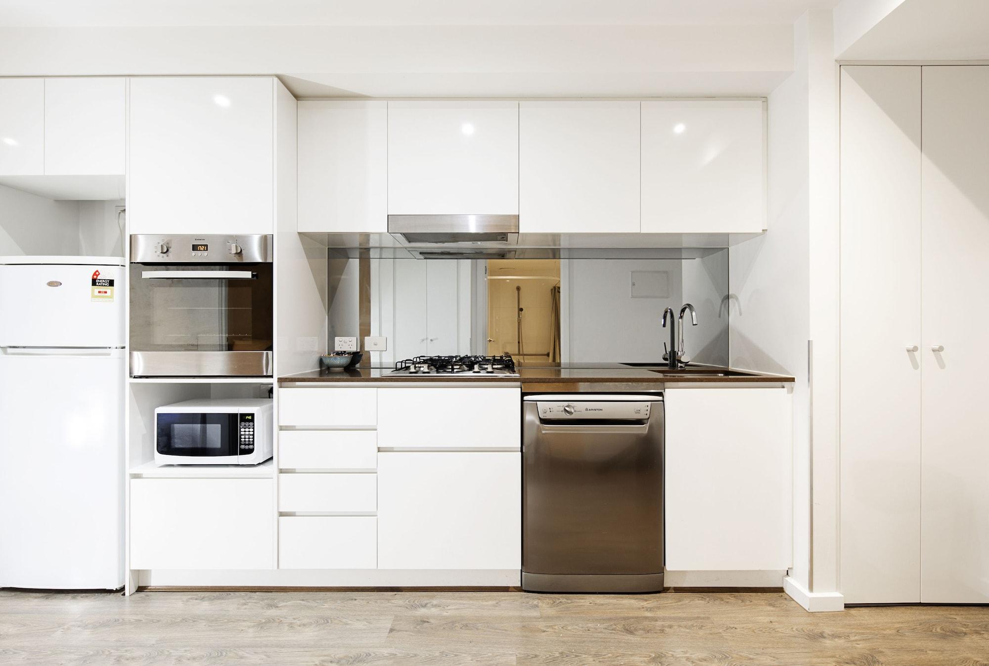 Rnr Serviced Apartments North Melbourne Exterior photo